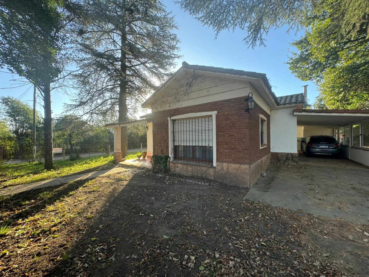 VENTA CASA DOS DORMITORIOS SOBRE CALLE PRINCIPAL LOTE ESQUINA PARQUE EL CORCOVADO