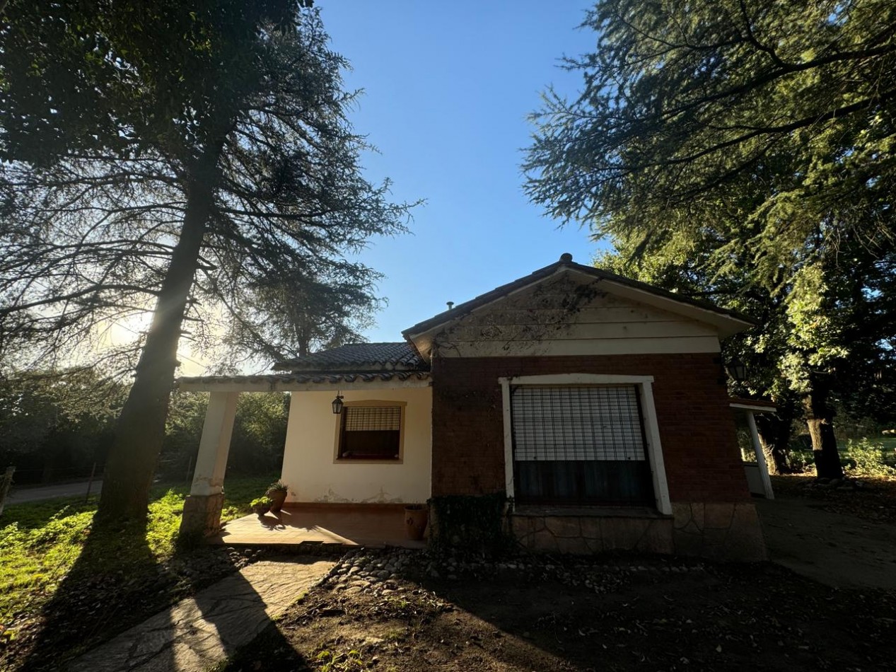 VENTA CASA DOS DORMITORIOS SOBRE CALLE PRINCIPAL LOTE ESQUINA PARQUE EL CORCOVADO