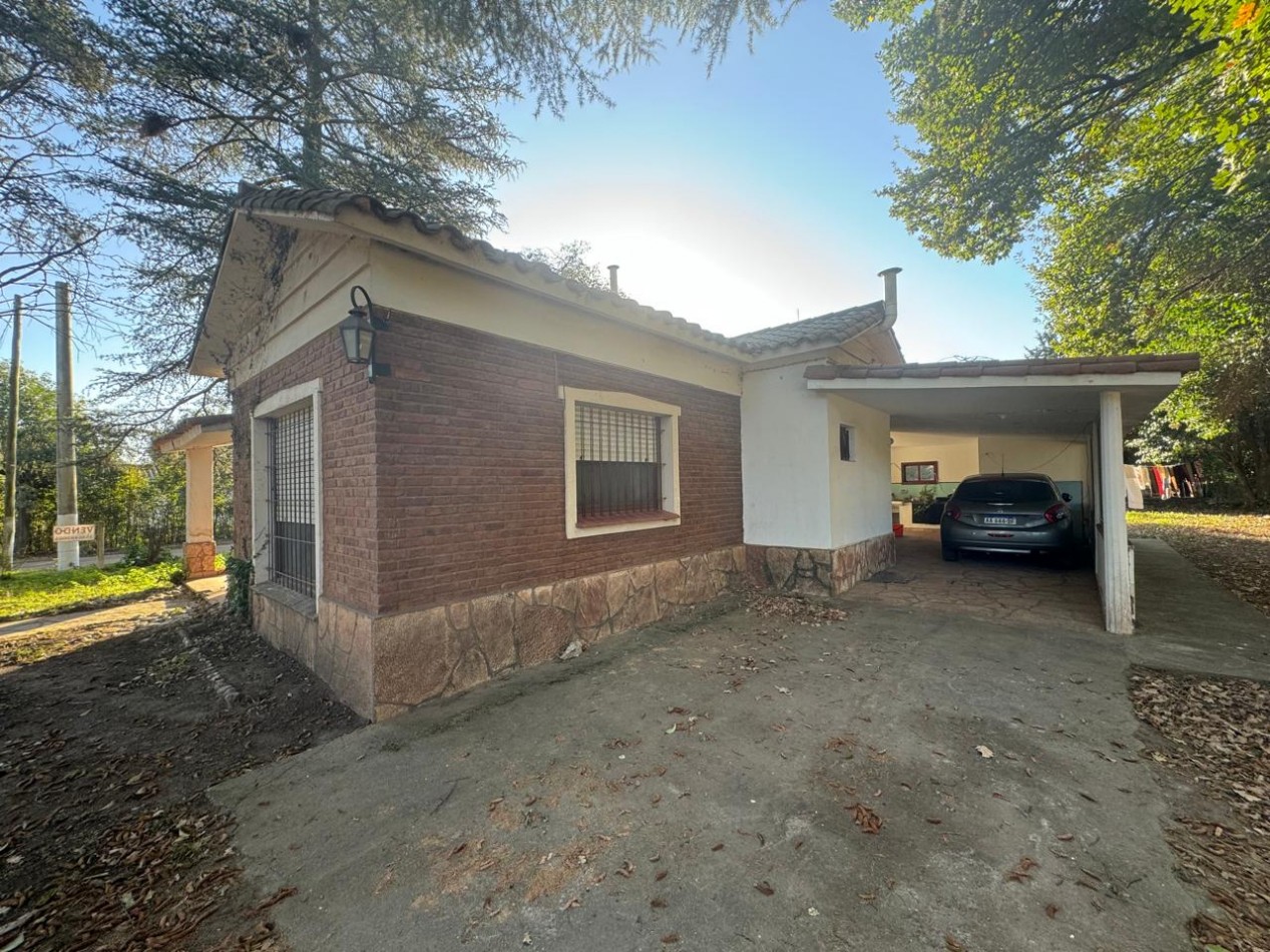 VENTA CASA DOS DORMITORIOS SOBRE CALLE PRINCIPAL LOTE ESQUINA PARQUE EL CORCOVADO