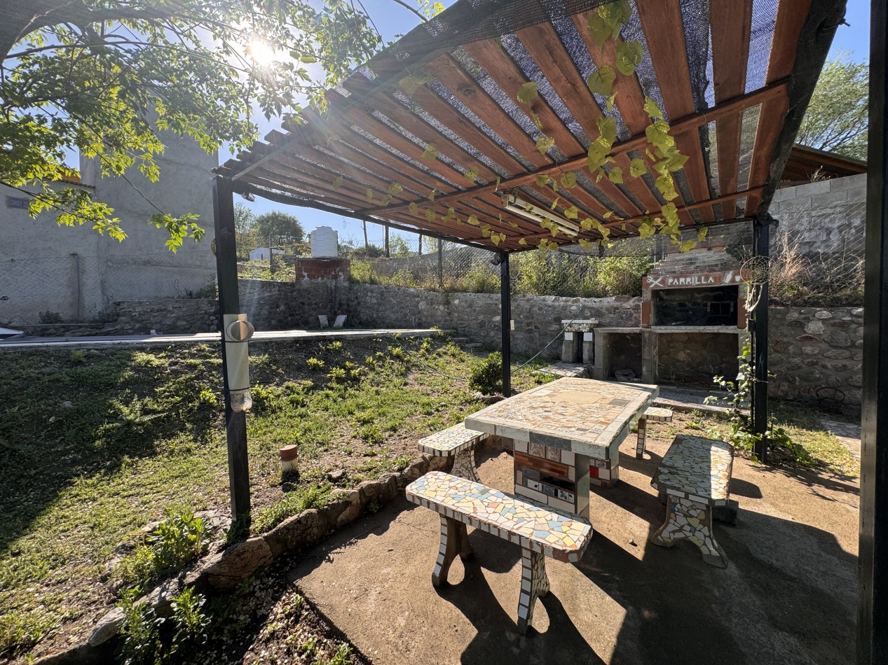 VENTA CASA MAS CABAÑA, PISCINA, PARQUE FRUTALES, VITAS A SIERRAS TOMA DEPARTAMENTO COMO PARTE DE PAGO EN BARRIO GRAL PAZ CORDOBA
