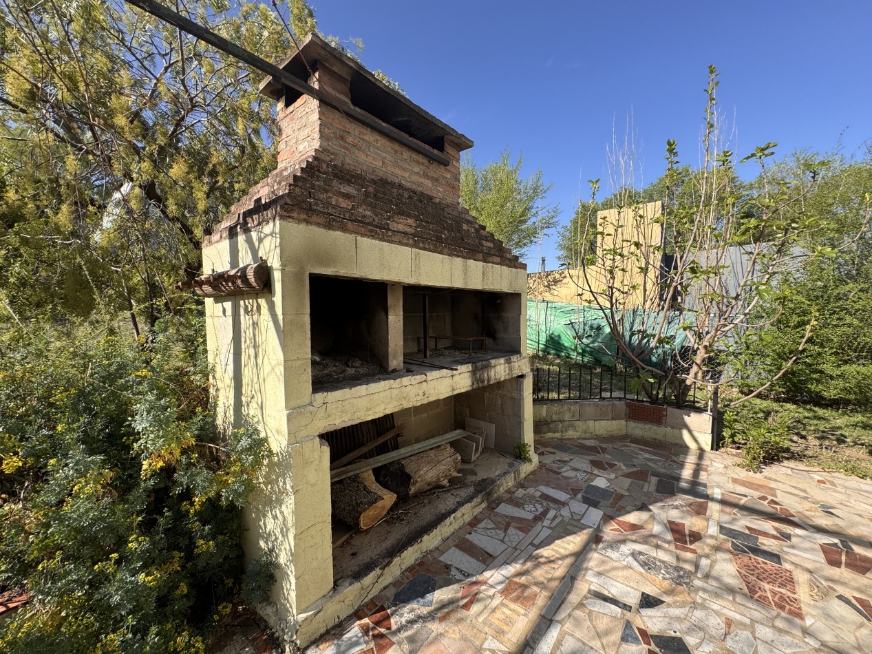 VENTA CASA MAS CABAÑA, PISCINA, PARQUE FRUTALES, VITAS A SIERRAS TOMA DEPARTAMENTO COMO PARTE DE PAGO EN BARRIO GRAL PAZ CORDOBA