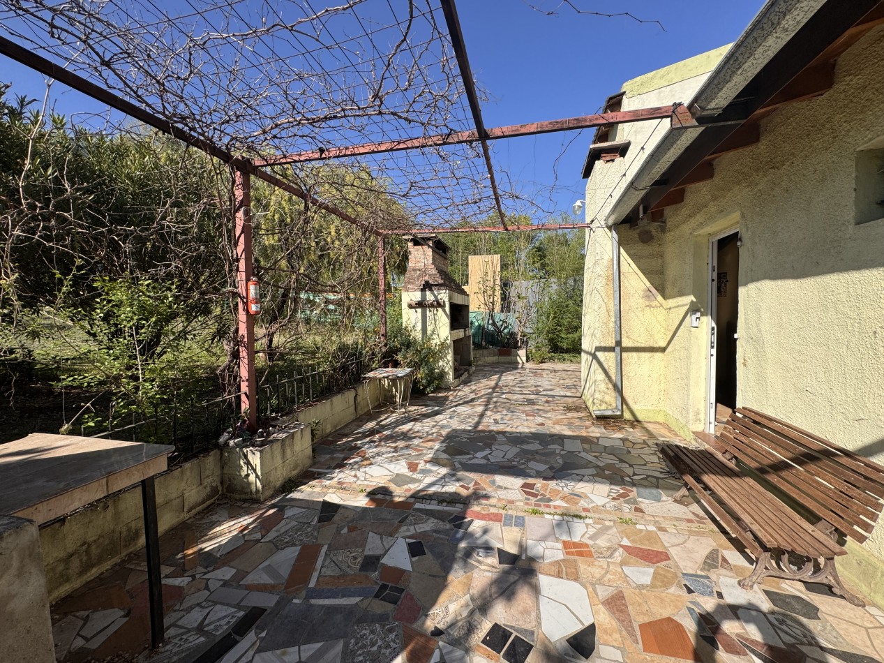 VENTA CASA MAS CABAÑA, PISCINA, PARQUE FRUTALES, VITAS A SIERRAS TOMA DEPARTAMENTO COMO PARTE DE PAGO EN BARRIO GRAL PAZ CORDOBA