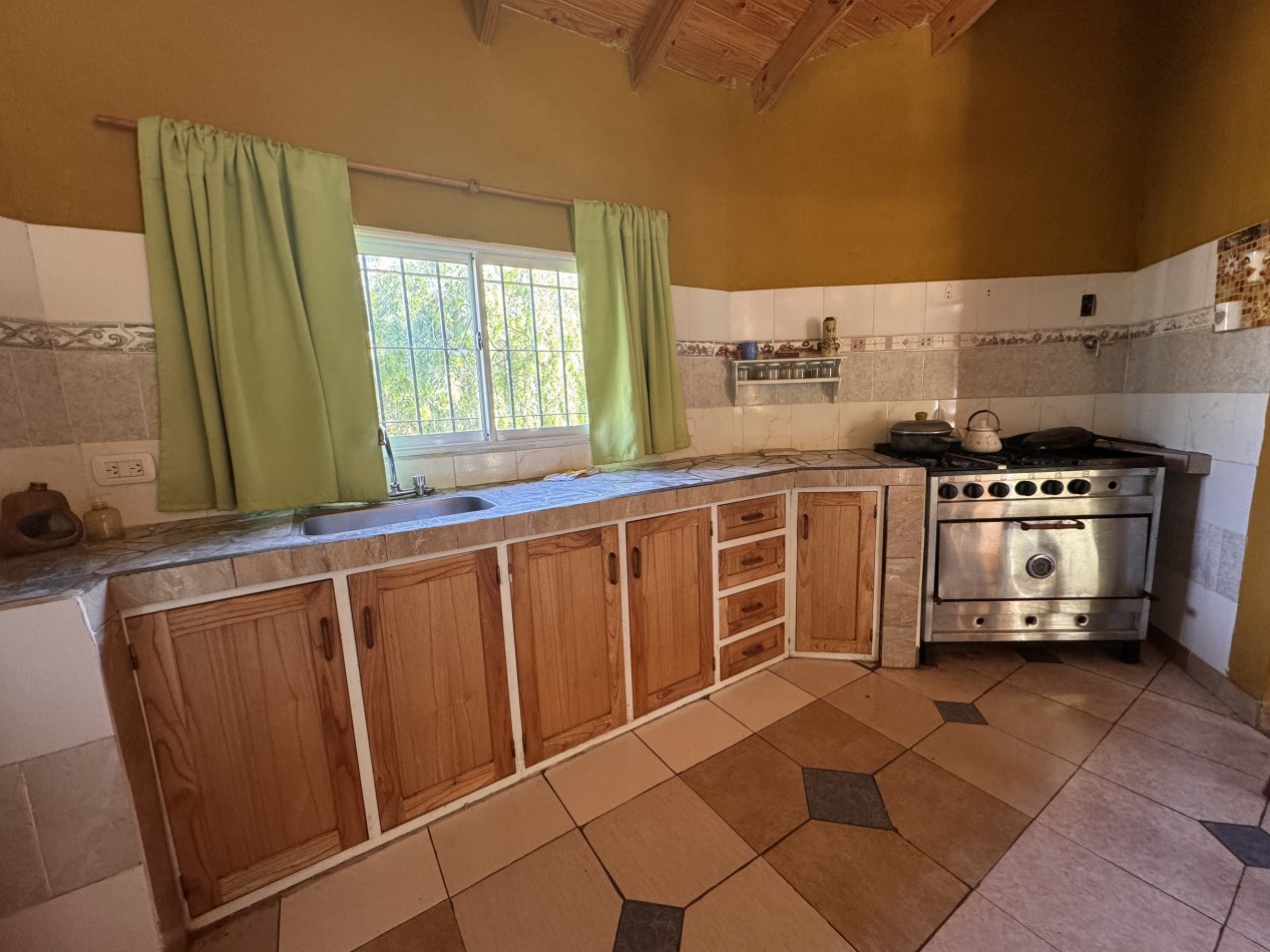 VENTA CASA MAS CABAÑA, PISCINA, PARQUE FRUTALES, VITAS A SIERRAS TOMA DEPARTAMENTO COMO PARTE DE PAGO EN BARRIO GRAL PAZ CORDOBA