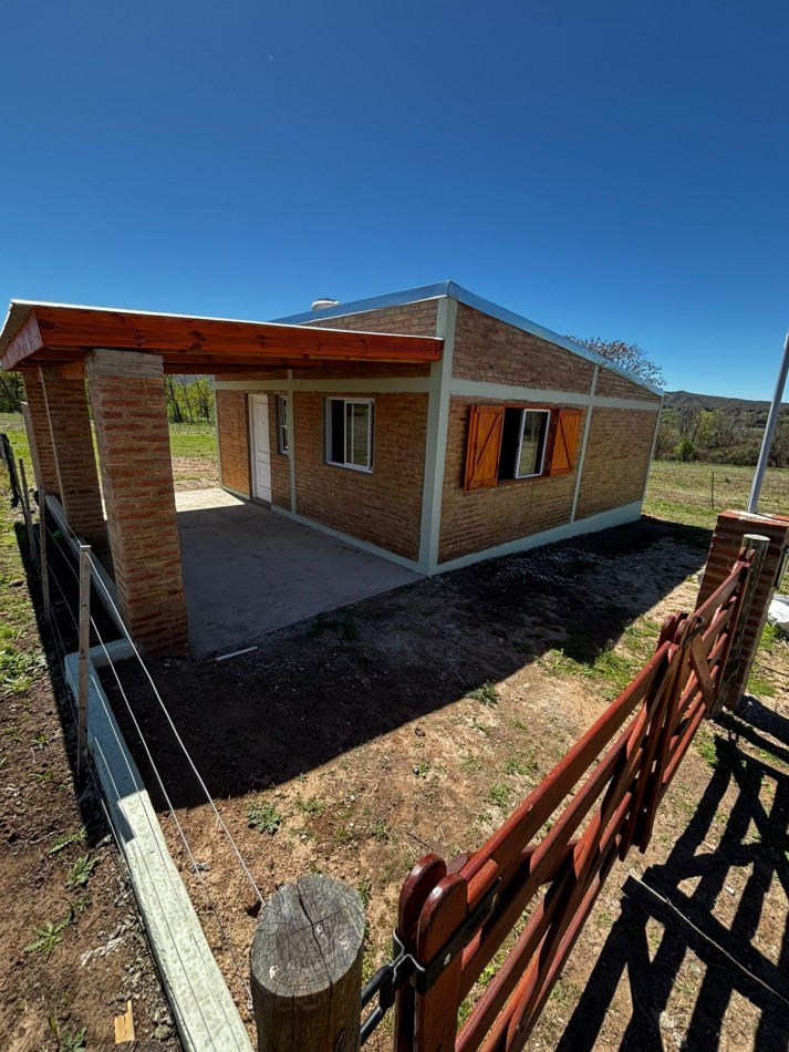 VENTA CASA A ESTRENAR DOS DORMITORIOS PARQUE PROXIMO A RIO Y PERILAGO 