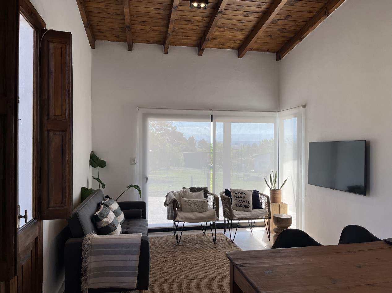 VENTA HERMOSA CASA A ESTRENAR DOS DORMITORIOS AMPLIO PARQUE VISTAS PROXIMO A LAGO RUMIPAL