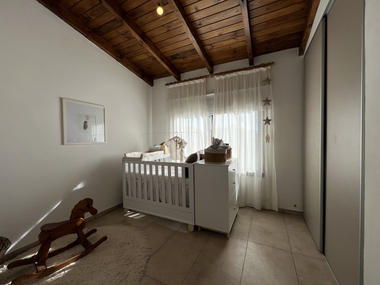 VENTA HERMOSA CASA A ESTRENAR DOS DORMITORIOS AMPLIO PARQUE VISTAS PROXIMO A LAGO RUMIPAL