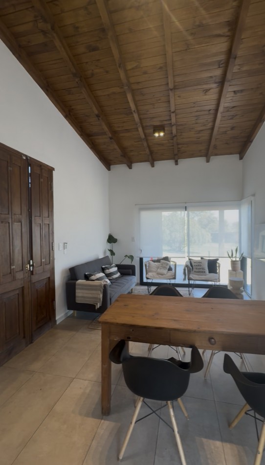 VENTA HERMOSA CASA A ESTRENAR DOS DORMITORIOS AMPLIO PARQUE VISTAS PROXIMO A LAGO RUMIPAL