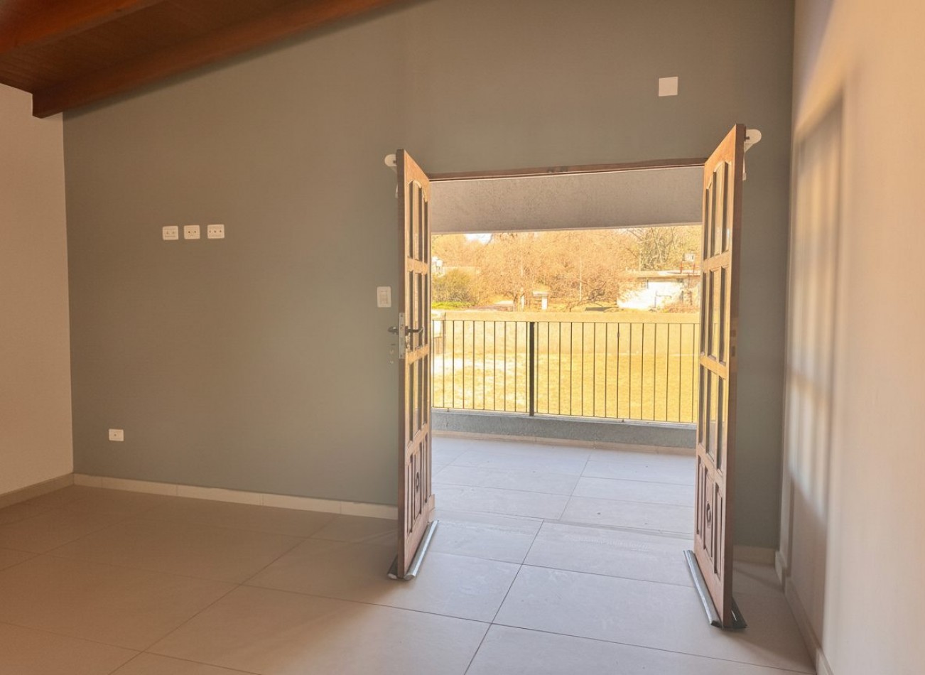 Venta gran casa familiar - Hermosa vista a las Sierras Chicas