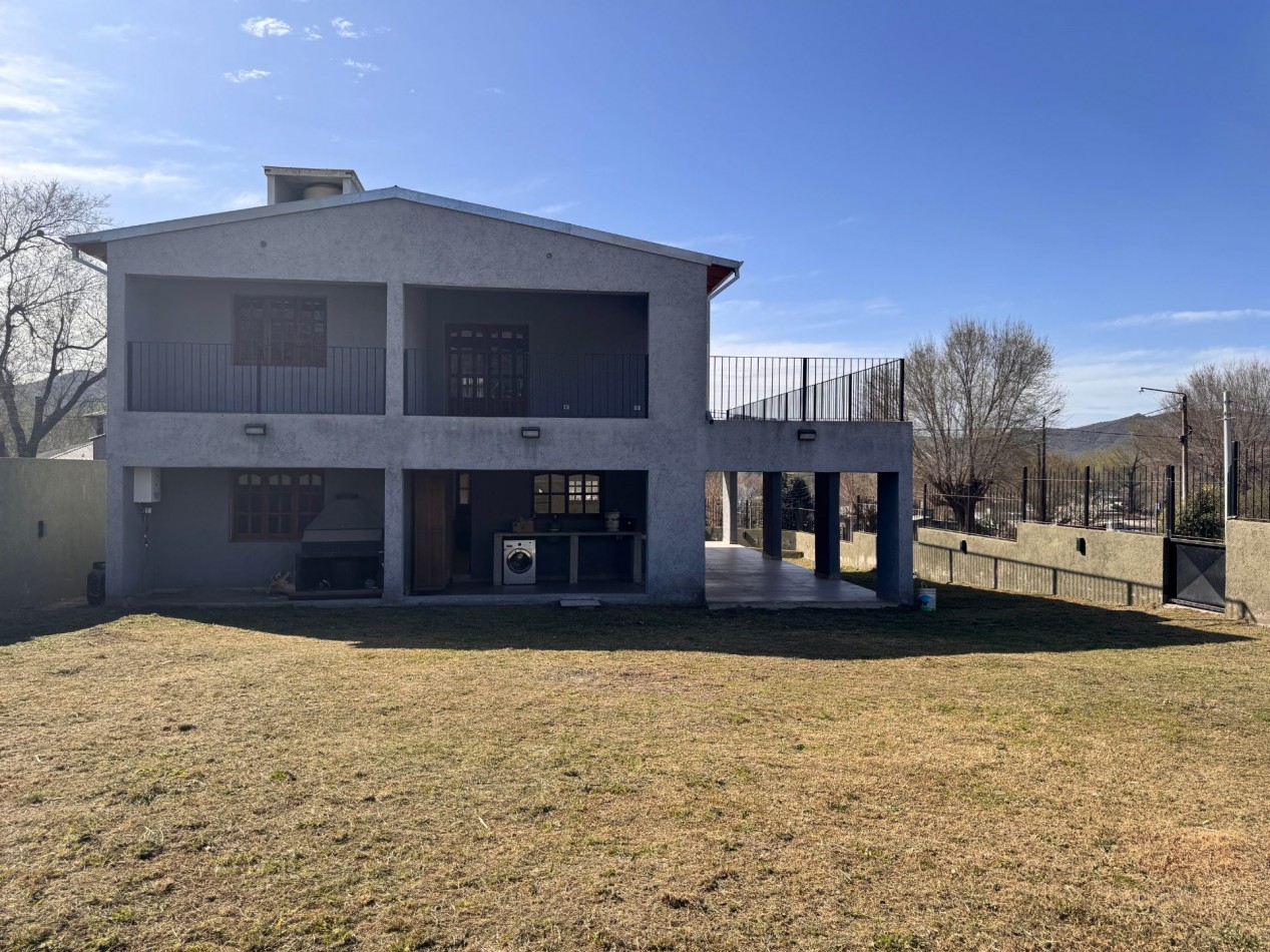 Venta gran casa familiar - Hermosa vista a las Sierras Chicas