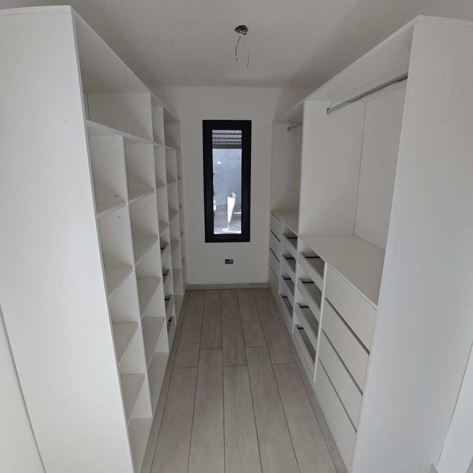 Venta Casa a nuevo en centro Villa Gral Belgrano 