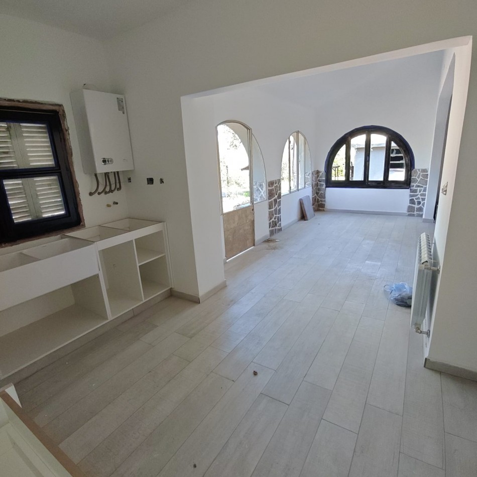 Venta Casa a nuevo en centro Villa Gral Belgrano 