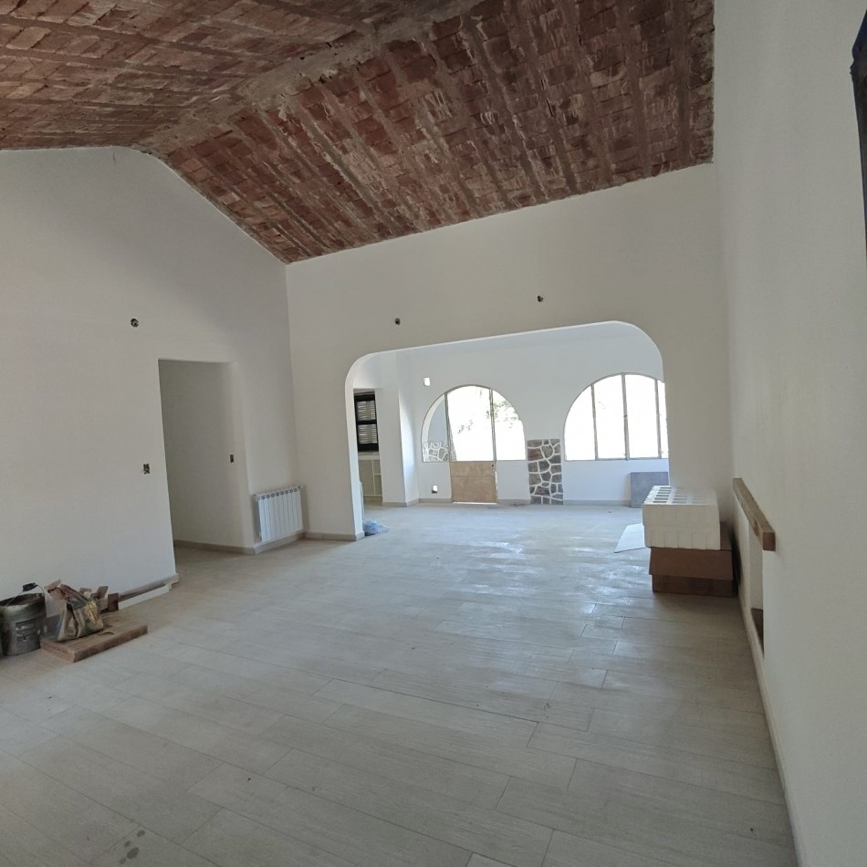 Venta Casa a nuevo en centro Villa Gral Belgrano 