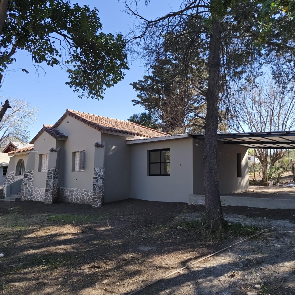 Venta Casa a nuevo en centro Villa Gral Belgrano 