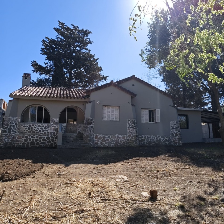Venta Casa a nuevo en centro Villa Gral Belgrano 