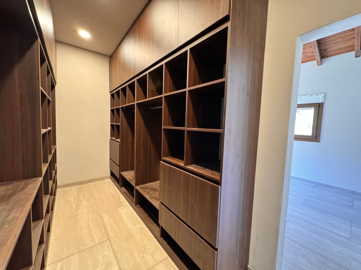 VENTA EXCELENTE CASA EN VILLA GENERAL BELGRANO 