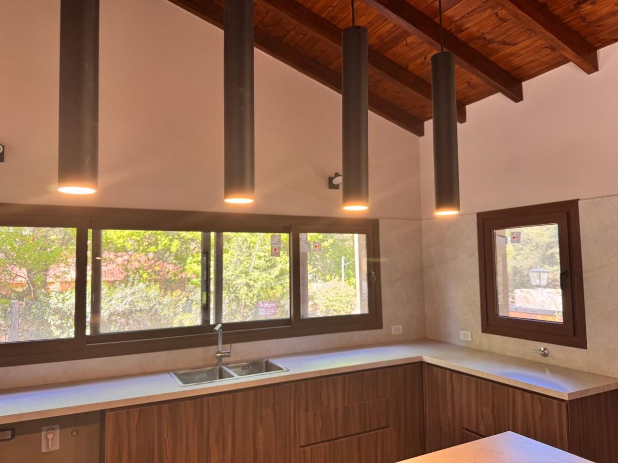 VENTA EXCELENTE CASA EN VILLA GENERAL BELGRANO 