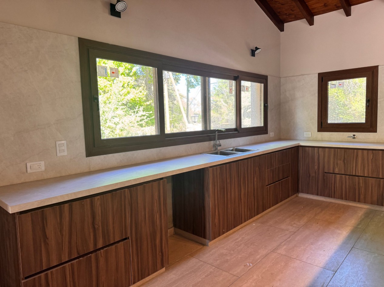 VENTA EXCELENTE CASA EN VILLA GENERAL BELGRANO 
