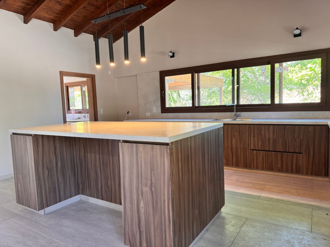 VENTA EXCELENTE CASA EN VILLA GENERAL BELGRANO 
