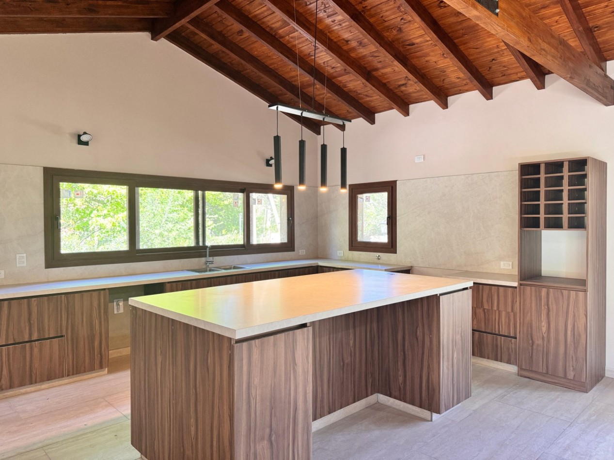 VENTA EXCELENTE CASA EN VILLA GENERAL BELGRANO 