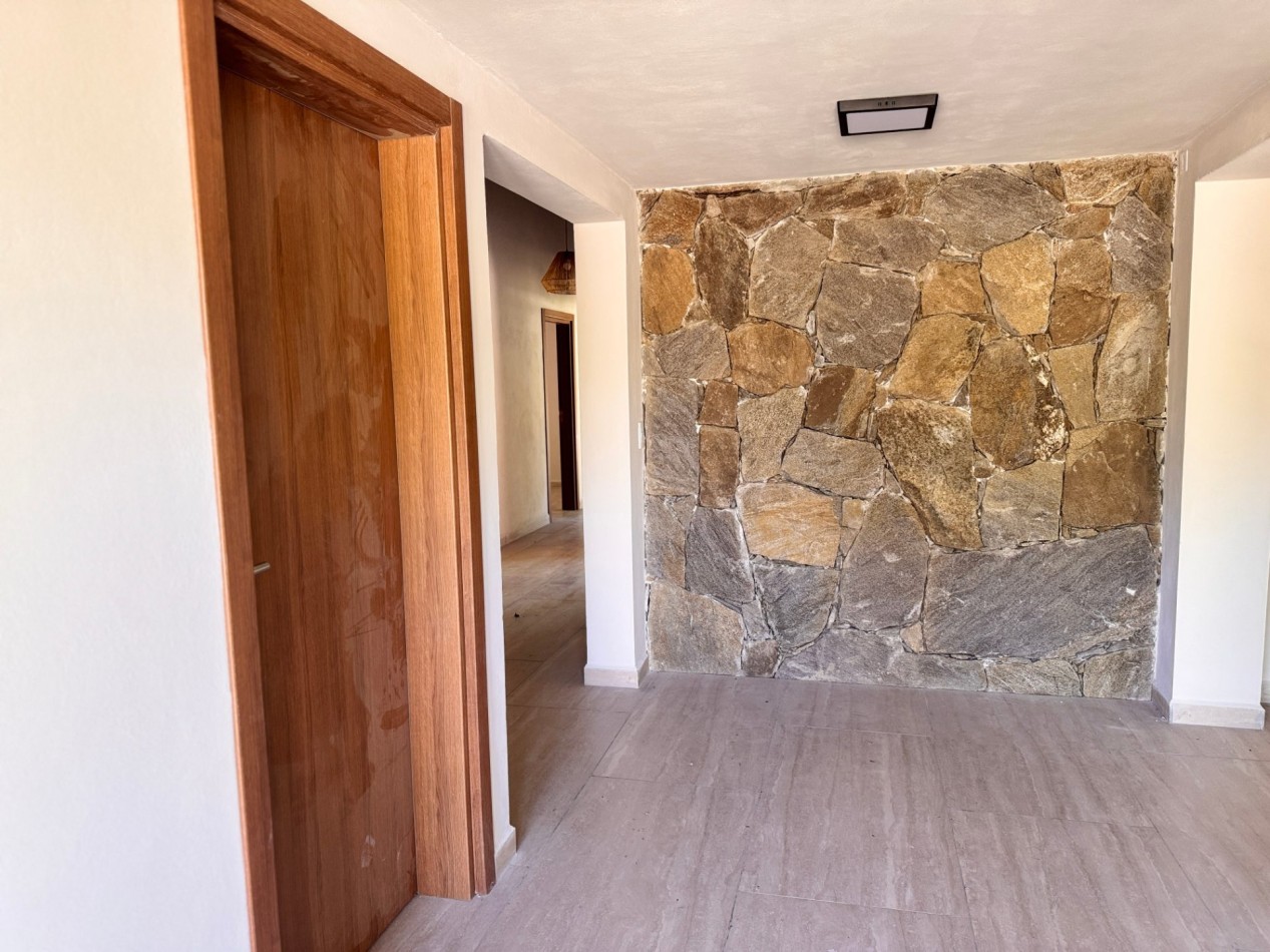 VENTA EXCELENTE CASA EN VILLA GENERAL BELGRANO 