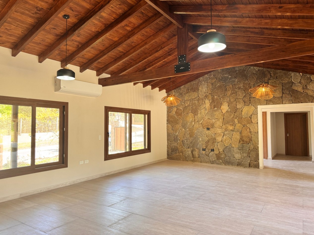 VENTA EXCELENTE CASA EN VILLA GENERAL BELGRANO 