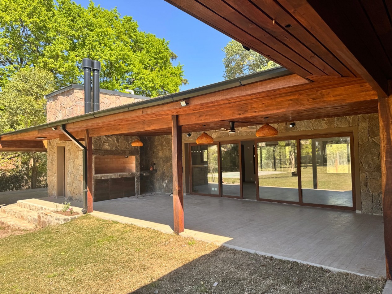 VENTA EXCELENTE CASA EN VILLA GENERAL BELGRANO 