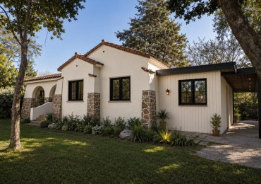 Venta Casa a nuevo en centro Villa Gral Belgrano 