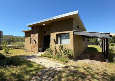 VENTA CASA COMO NUEVA DOS DORM MAS ESCRITORIO A MTS LAGO LOS MOLINOS CALAMUCHITA