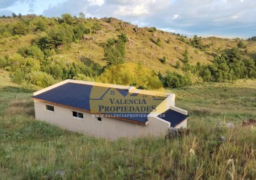 VENTA FRACCION DE CAMPO 5 HECTAREAS ATRAVESADAS POR ARROYO  APTO VIÑEDO CON CASA A ESTRENAR 1 DORMITORIO EL DURAZNO CALAMUCHITA